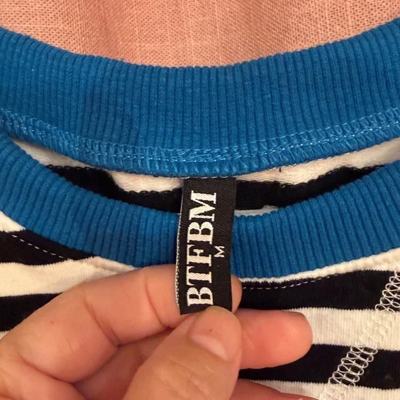 Oversized Striped Crewneck - Picture 4 of 7